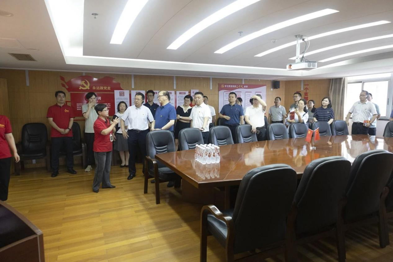 江苏省、常州市及辖市、区市场监管局领导莅临北极星口腔观摩党建工作汇报