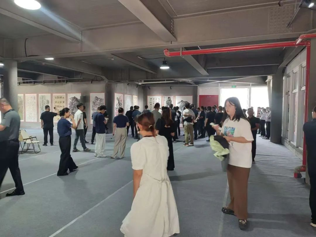 “翰墨铸军魂·蓄力谱华章”第四届书画展暨工业印记展在际华3511文创科技园开幕