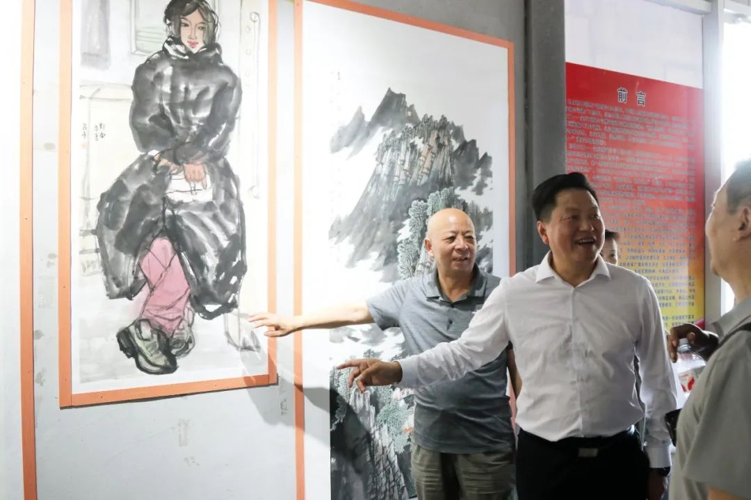 “翰墨铸军魂·蓄力谱华章”第四届书画展暨工业印记展在际华3511文创科技园开幕